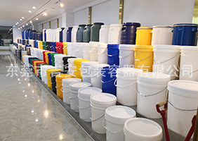 捅屄网站吉安容器一楼涂料桶、机油桶展区